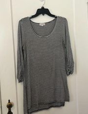 Black and white striped dress recommend wearing with leggings