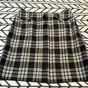 Pendleton black and white plaid button front 100% virgin wool skirt size 8