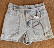 NWT Belted Paperbag Waist Jean Shorts Size 4 Light Wash Denim