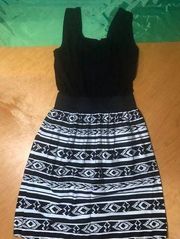 A. Byer Women’s Black and White Formal Dress Size M