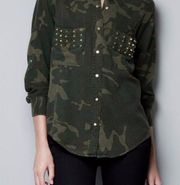 Army Green Camo Print Spike Pockets Shirt