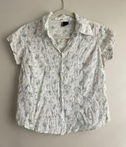 Adorable vintage floral button down 