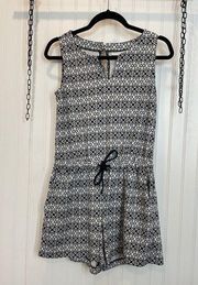 New York & Company Romper Black & White Drawstring Waist Casual Size S