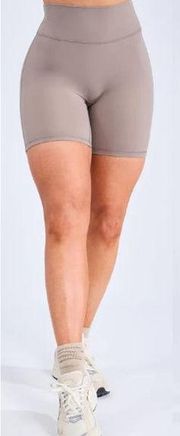 NWT Buffbunny High Rise Legacy Compression Short 6 Chai Latte Women's Size Small