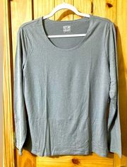 NWT - 32 Degrees Heat women’s size XL long-sleeved tee in gray