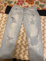 Dream light wash ripped jeans