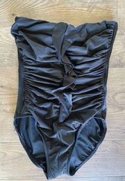 Miraclesuit Camilla One Piece Black Swimsuit 80944 Women's Size 8 Ruched Ruffle