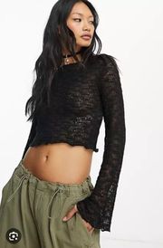 Shredded Cropped Bell Sleeve Sweater Black