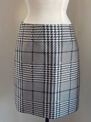 WHITE HOUSE BLACK MARKET Houndstooth Skirt Size 8