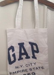 GAP logo tote handbag