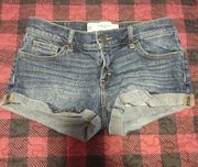 Women's  hollister denim jean denim shorts size 00