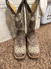 Corral Floral Embroidered Cowboy Boots