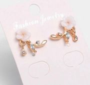 Women’s Gold Flower & Rhinestones Earrings