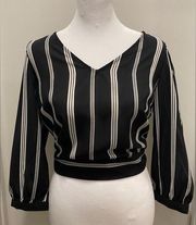 Japna Vertical Stripe Black & White V-Neck Cropped Blouse w/ Mid-Length Sleeves