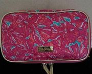 Vintage 2015 Lilly Pulitzer cosmetic case w double zippers, gold plate logo