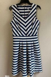 Shelby & Palmer size 10 navy & white dress