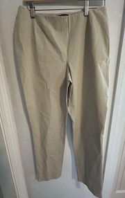 NWOT Lafayette 148 New York Crhystie capri pants. Size 10. Spring ready.