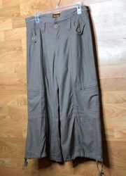 BeBop Size 9 Capri’s w/drawstring Cuffs an Pockets