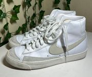 Blazer Mid 77