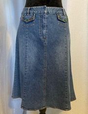 Harold’s denim jean skirt with rhinestone accented pockets size 6.