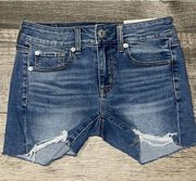 American Eagle  Mom Short Size 2 Stretch-Super High Rise Distressed NWT