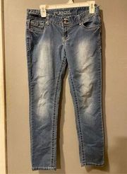 Rue 21 Light Wash Low Rise Skinny Jeans Size 7/8 Short
