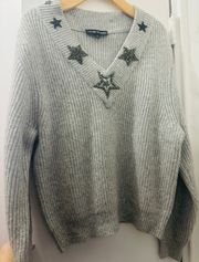 women’s v neck sweater size M