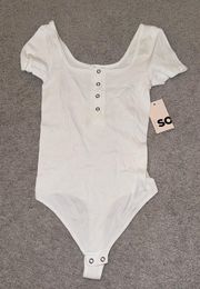 Short sleeve body suit