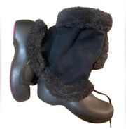 Black boot with fur trim crocs size 6