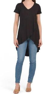🔥5 for $25 sale🔥 Logo Layers Short Sleeve V-neck High Low Tunic Top Black