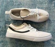 NWT! Rue21 Khalie White Canvas Shoes Size 10