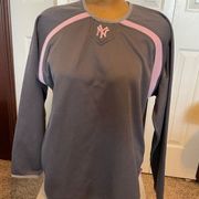 Majestic Gray/Pink New York Yankees Womens Medium Long Sleeve Pullover