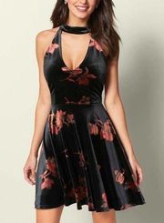 Dress LARGE Black Velvet Cutout Choker V-Neck Floral Mini Sleeveless Chic