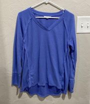 Wildfox Haley soft brushed knit V-neck raglan long sleeve sweater Medium