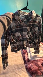 tilly’s cropped flannel 