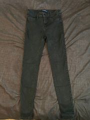 black skinny jeans