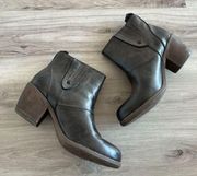 Calvin Klein 7.5 Lena Heeled Boots