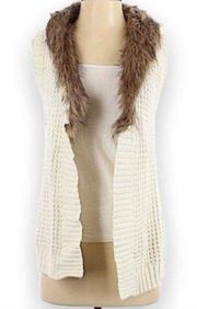 Old Navy Sweater Vest Sleeveless Knit Off White Tonal Faux Fur Boho Festival