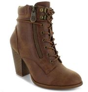 NWT Daisy Fuentes combat ankle chunk heel booties 8.5