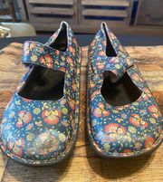 Paloma Yayoubetcha Flooral Print Mary Jane size 40 / 9 ****a little damaged in the front look at picture ****