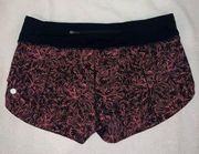 Lululemon Speed Up 2.5 inch Shorts Size 8 Black and Pink