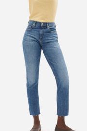 The Curvy Cheeky Raw Hem Straight Jean