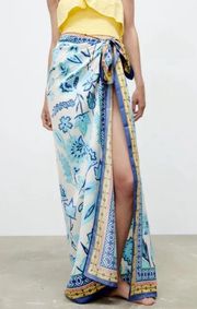 NWT  Printed Satin Effect Maxi Scarf Size Medium