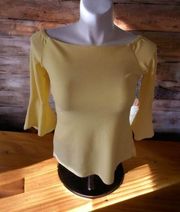 Boston proper size small yellow top cost 32 inches length length 22 inches