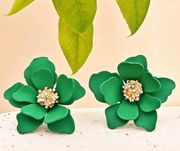 Petal Green  Flower Stud  Earrings