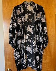 SPIRITUAL GANGSTER Black and White Floral Print Maya Kimono One Size