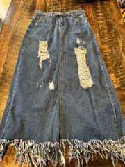 Size M Hayden Los Angeles long distressed denim skirt early 2000’s vibe.💕