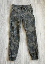 Rue 21 Camo Jogger Pants Size Small