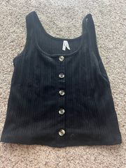 button crop tank