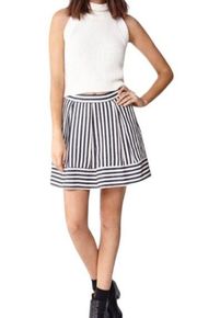 | blue & white women’s skirt with pockets Size S